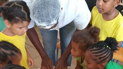 Semaine du goût 2021 : rencontre entre un boulanger et les élèves de petite et moyenne sections de l'école maternelle St-Pierre Phirmis