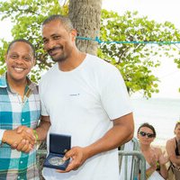 Didier Dinart fait citoyen d'honneur