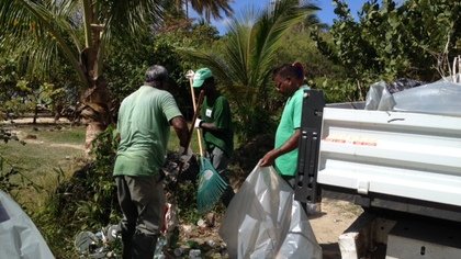 Opération de nettoyage de la plage de Bois Jolan 
