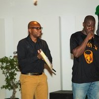 Misié Sadik et Jimmy Bassien, professeur