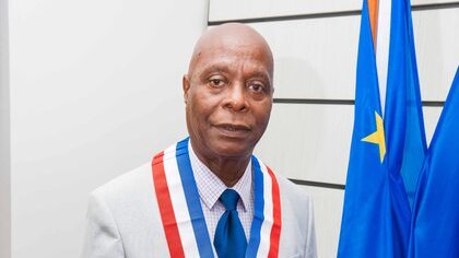 FRANCS BAPTISTE, ÉLU NOUVEAU MAIRE DE LA VILLE DE SAINTE-ANNE