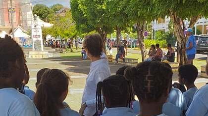 Opération "Levez les yeux"