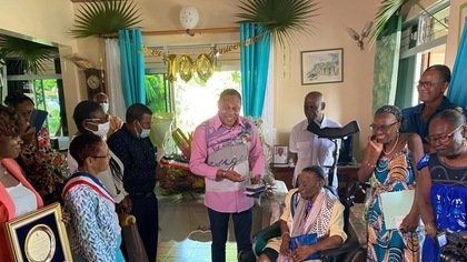 Mme Annoncia Angéla MARESTER rejoint le cercle des centenaires de l'année 2022 de la Ville de Sainte-Anne